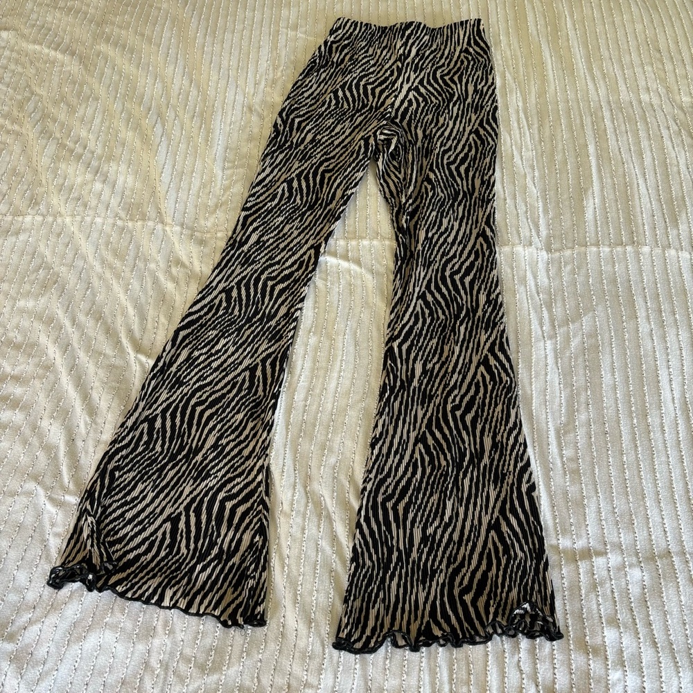 Stretchy, Zebra-Print Flair Pant